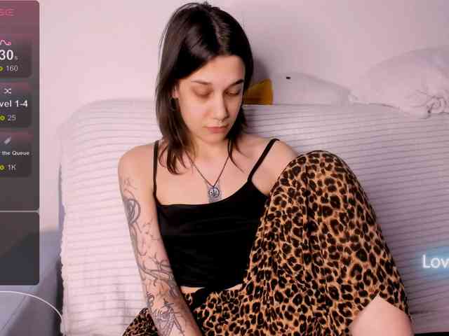 CaraDelfie Live Webcam on BongaCams