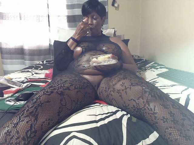 CreamyBum — Freechat on BongaCams