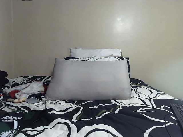 CreamyBum's BongaCams show and profile