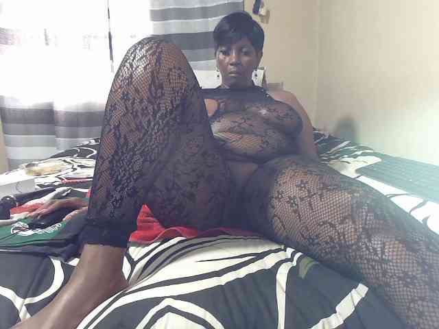 CreamyBum Live Webcam on BongaCams