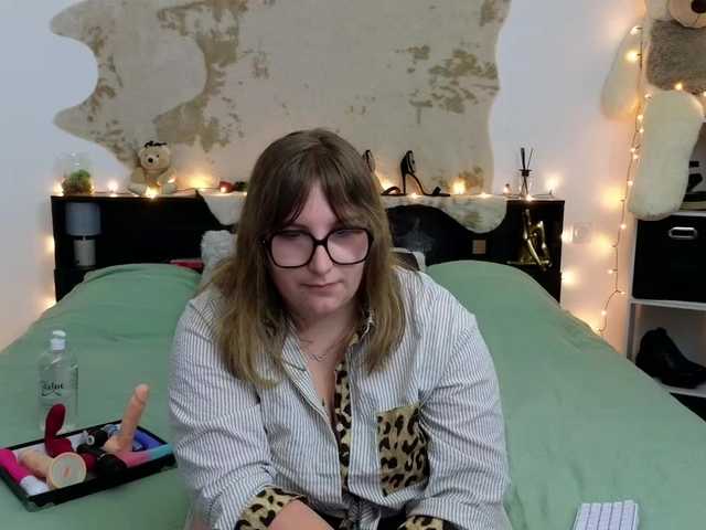 ElvinnaLaFrancaise's BongaCams show and profile