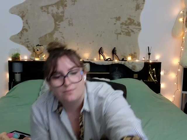 ElvinnaLaFrancaise's BongaCams show and profile