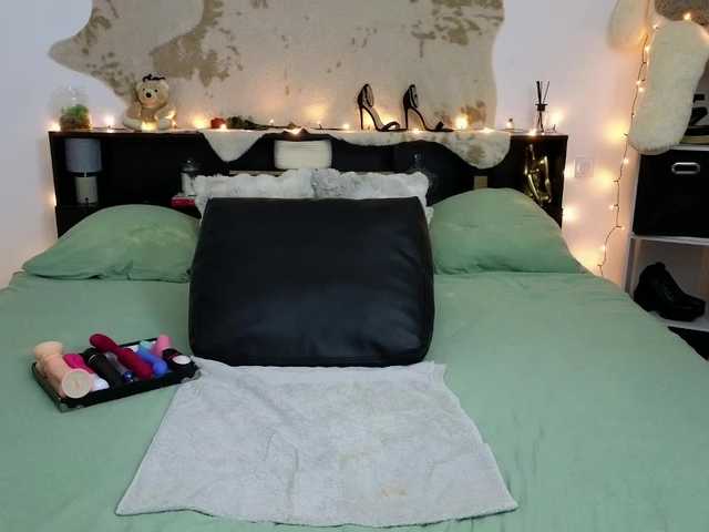 ElvinnaLaFrancaise's BongaCams show and profile