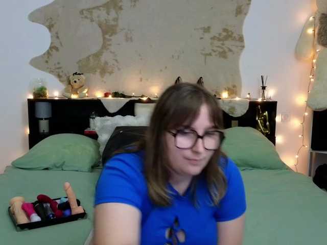 ElvinnaLaFrancaise's BongaCams show and profile