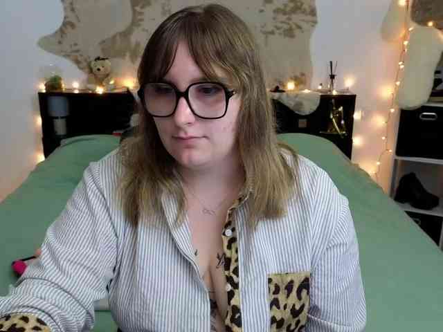 ElvinnaLaFrancaise webcam