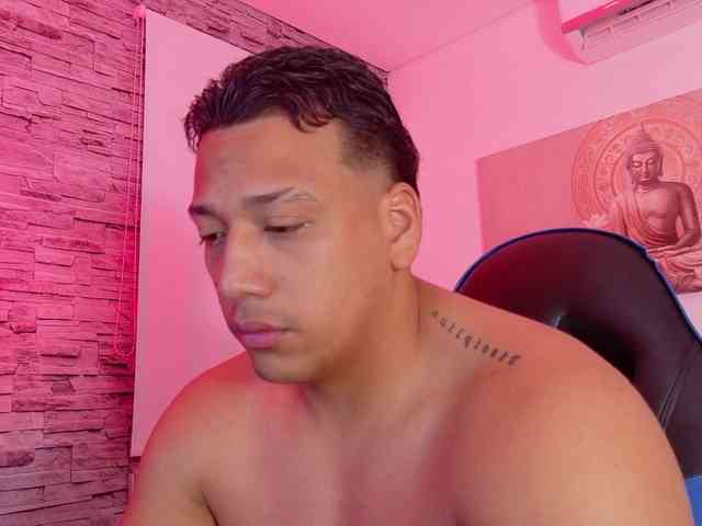 Tom-Muscle Tom-Muscle