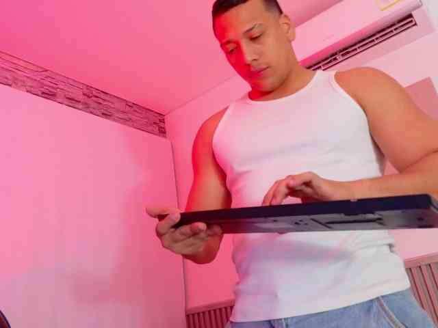 Tom-Muscle Tom-Muscle