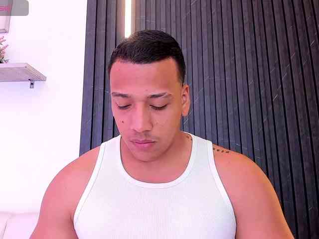 Tom-Muscle Tom-Muscle