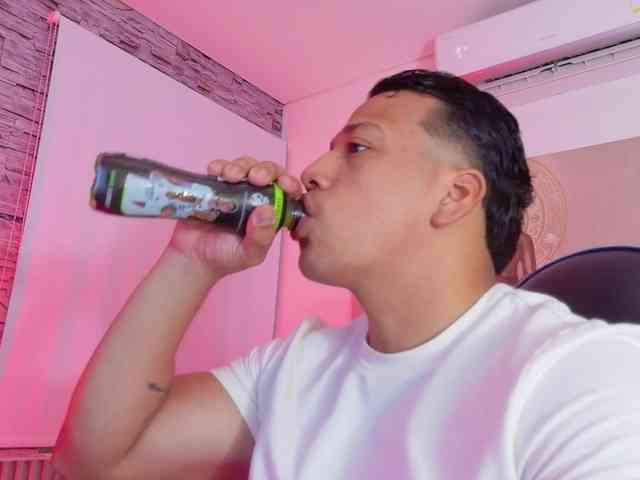 Tom-Muscle Tom-Muscle