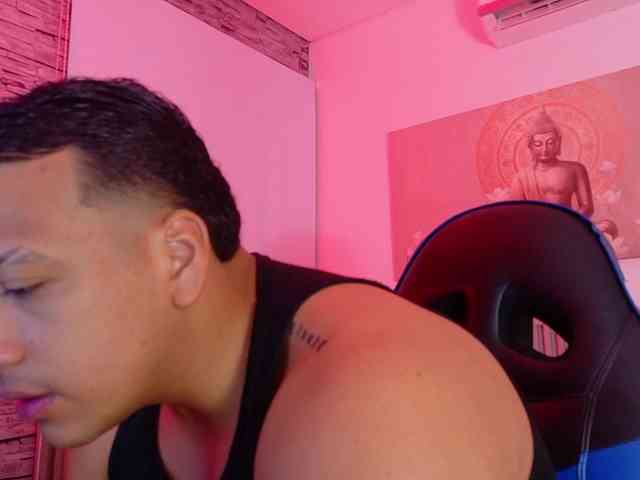 Tom-Muscle Tom-Muscle