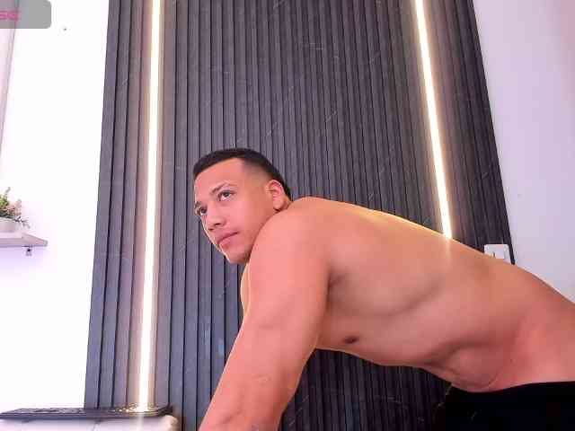 Tom-Muscle Tom-Muscle