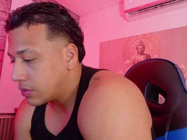 Tom-Muscle Tom-Muscle