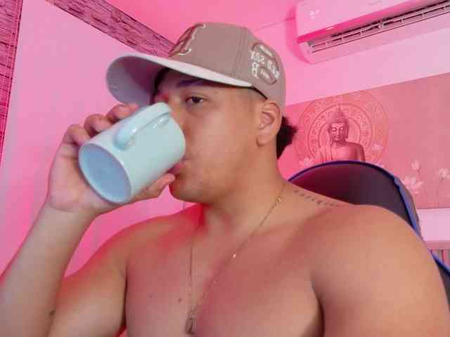 Tom-Muscle Tom-Muscle