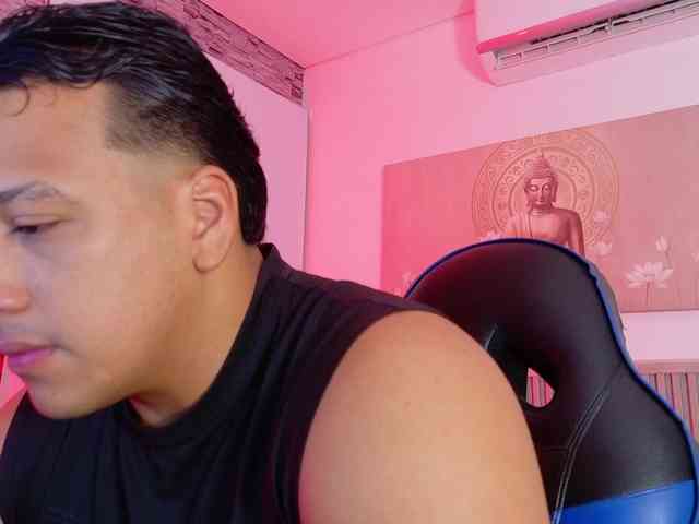 Tom-Muscle Tom-Muscle