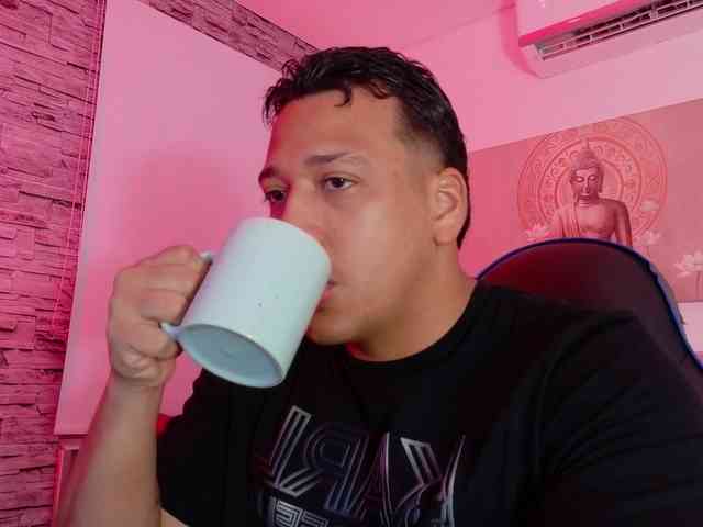 Tom-Muscle Tom-Muscle