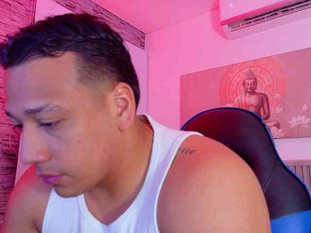 Tom-Muscle Tom-Muscle