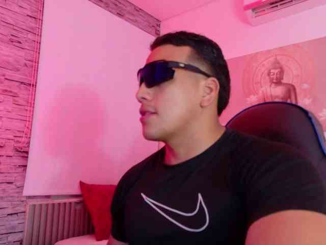 Tom-Muscle Tom-Muscle