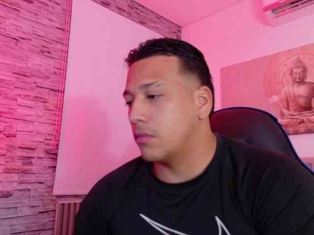 Tom-Muscle Tom-Muscle