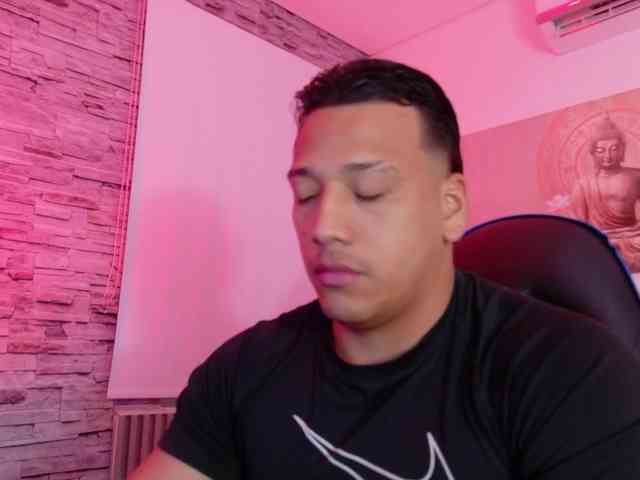 Tom-Muscle Tom-Muscle