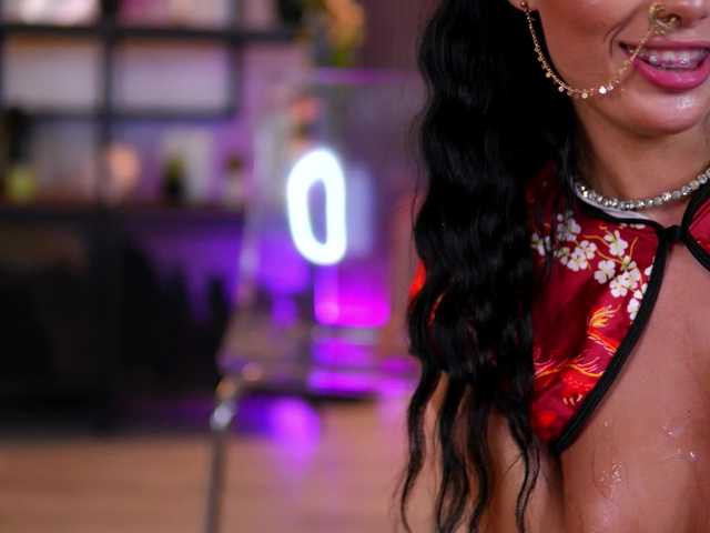 RavennaDArcy's BongaCams show and profile