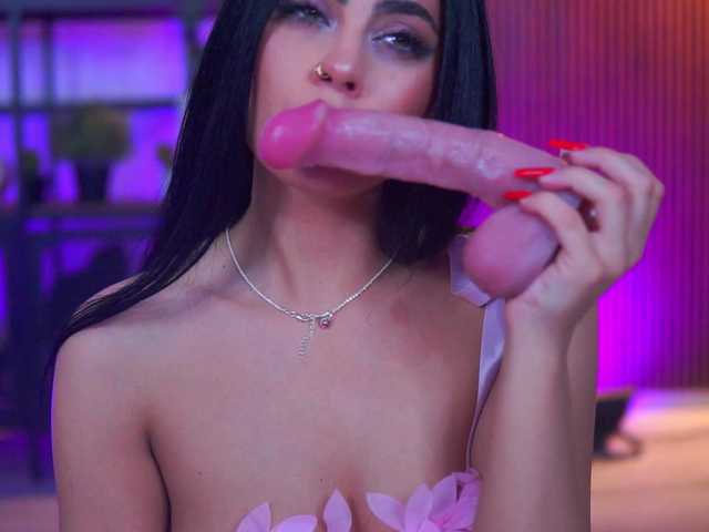 RavennaDArcy from BongaCams is Freechat