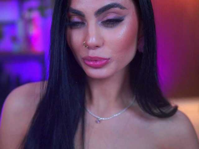 RavennaDArcy's BongaCams show and profile