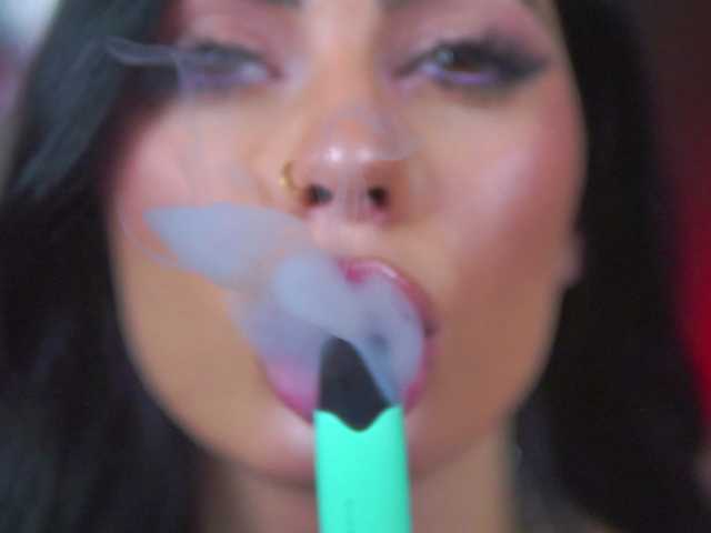 RavennaDArcy's BongaCams show and profile