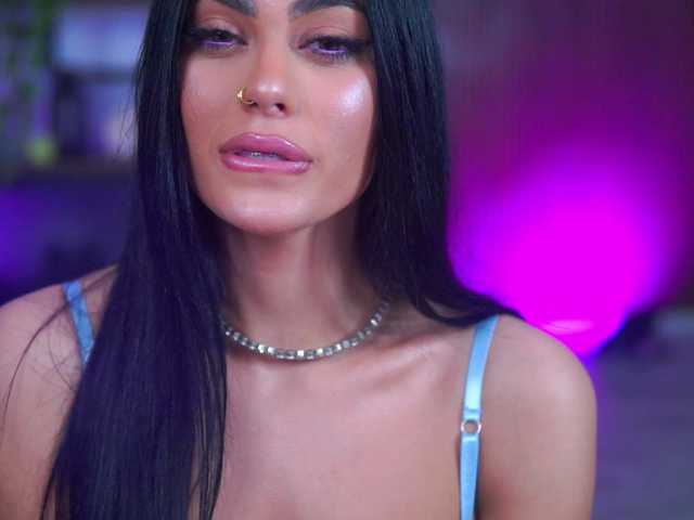 RavennaDArcy's BongaCams show and profile