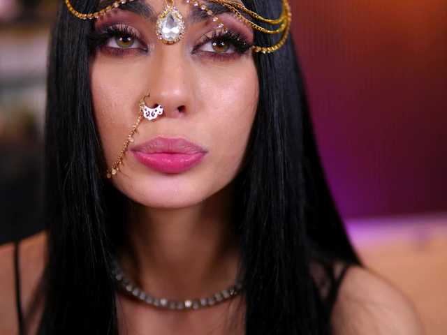 RavennaDArcy's BongaCams show and profile