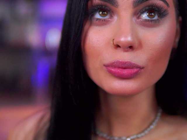 RavennaDArcy's BongaCams show and profile