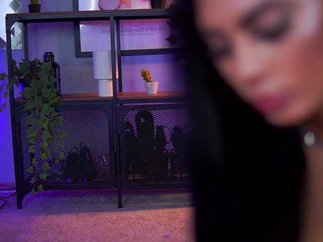 RavennaDArcy's BongaCams show and profile