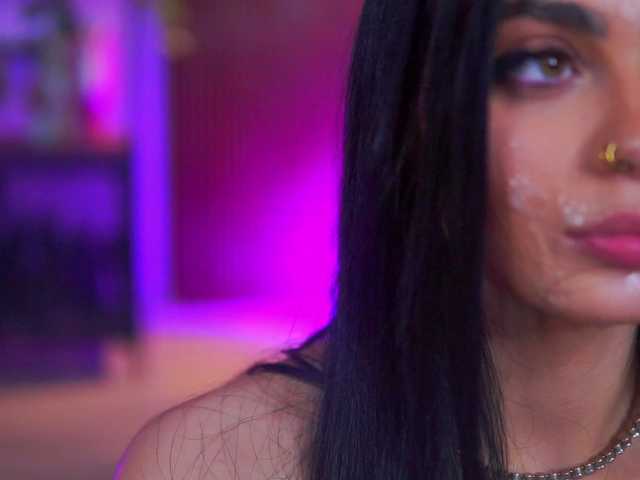 RavennaDArcy's BongaCams show and profile