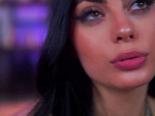 RavennaDArcy's BongaCams show and profile