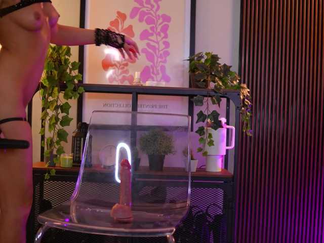 RavennaDArcy's BongaCams show and profile