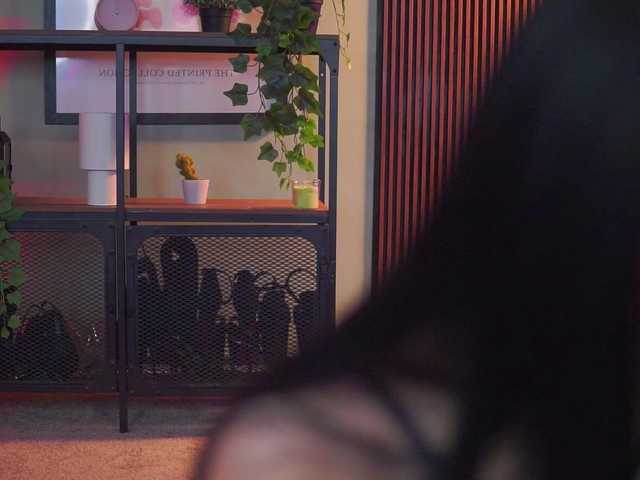 RavennaDArcy's BongaCams show and profile