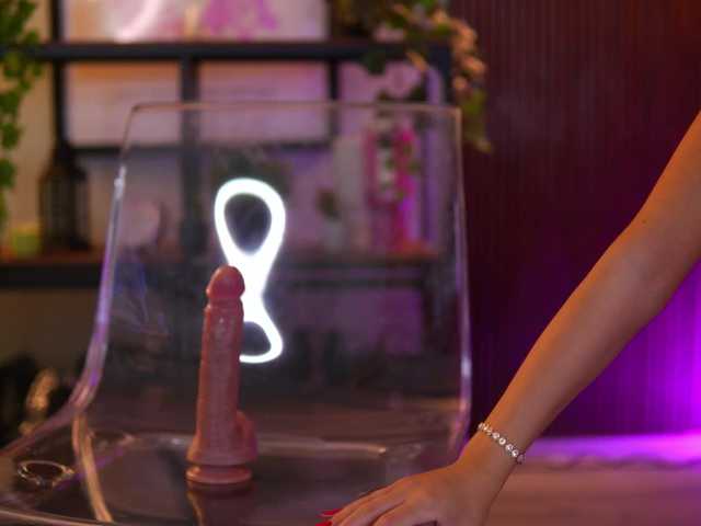 RavennaDArcy's BongaCams show and profile