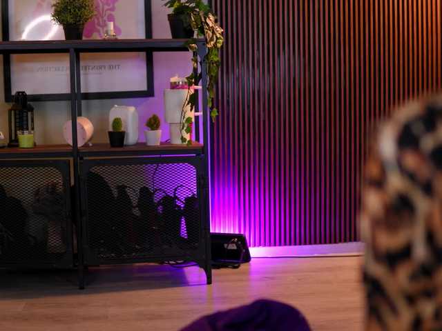 RavennaDArcy's BongaCams show and profile