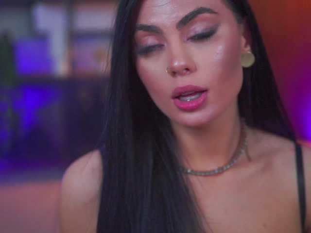 RavennaDArcy's BongaCams show and profile