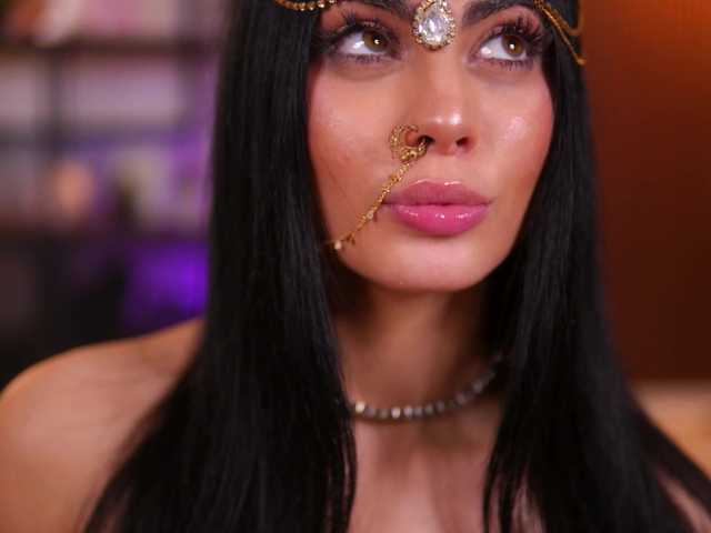 RavennaDArcy's BongaCams show and profile