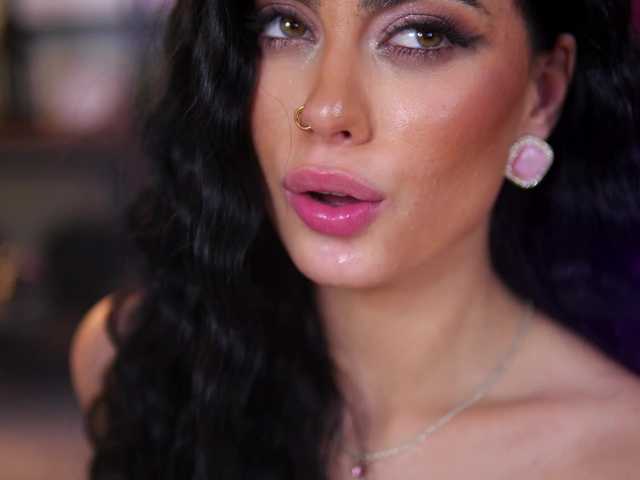 RavennaDArcy's BongaCams show and profile