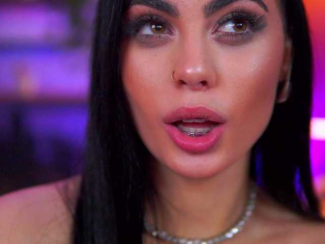 RavennaDArcy's BongaCams show and profile