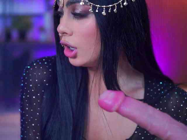 RavennaDArcy Live Webcam on BongaCams