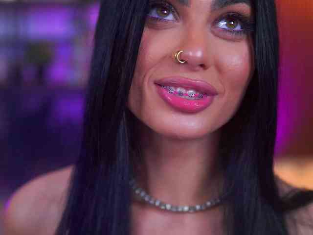 RavennaDArcy Live Webcam on BongaCams