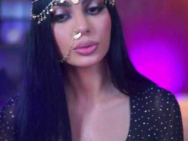 RavennaDArcy Live Webcam on BongaCams