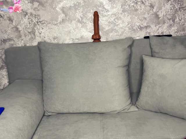 LiCoutch's BongaCams show and profile