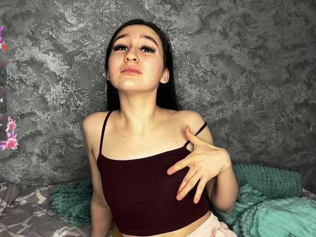 LiCoutch's BongaCams show and profile