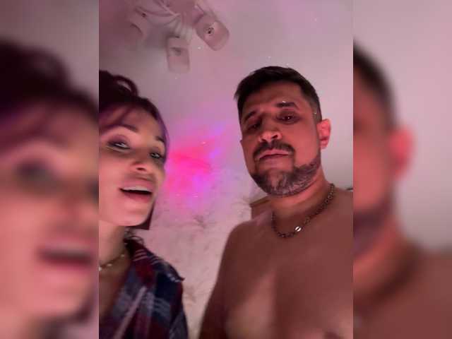 VIP17CoupleDream's BongaCams show and profile