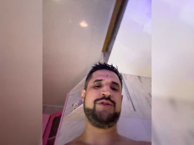 VIP17CoupleDream's BongaCams show and profile