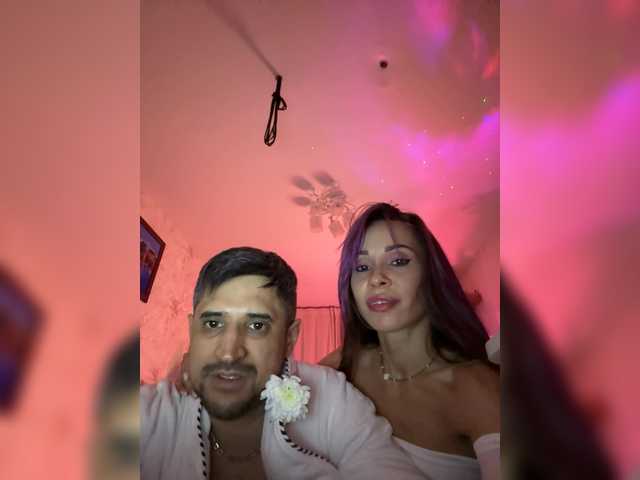 VIP17CoupleDream's BongaCams show and profile