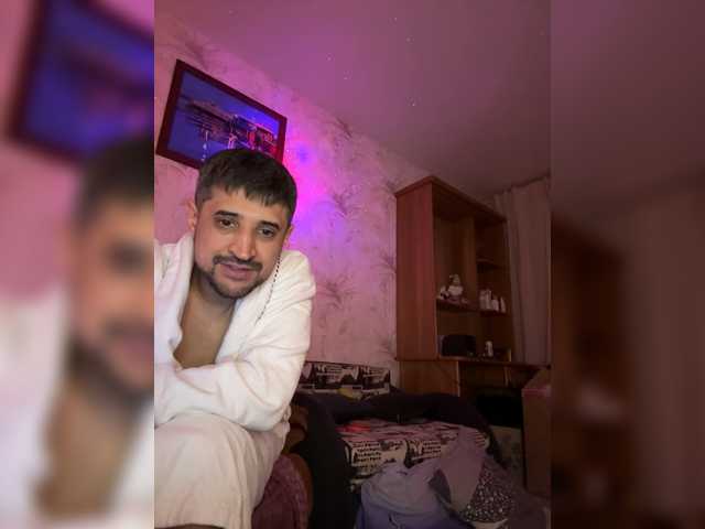 VIP17CoupleDream's BongaCams show and profile